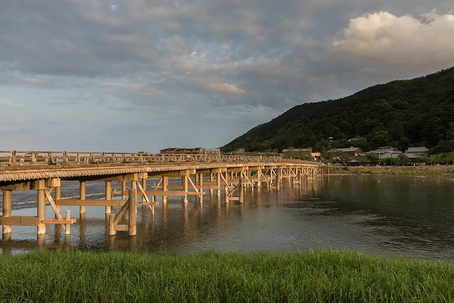 Togetsukyo Bridge (a photogenic kimono spot around Togetsukyo Bridge)