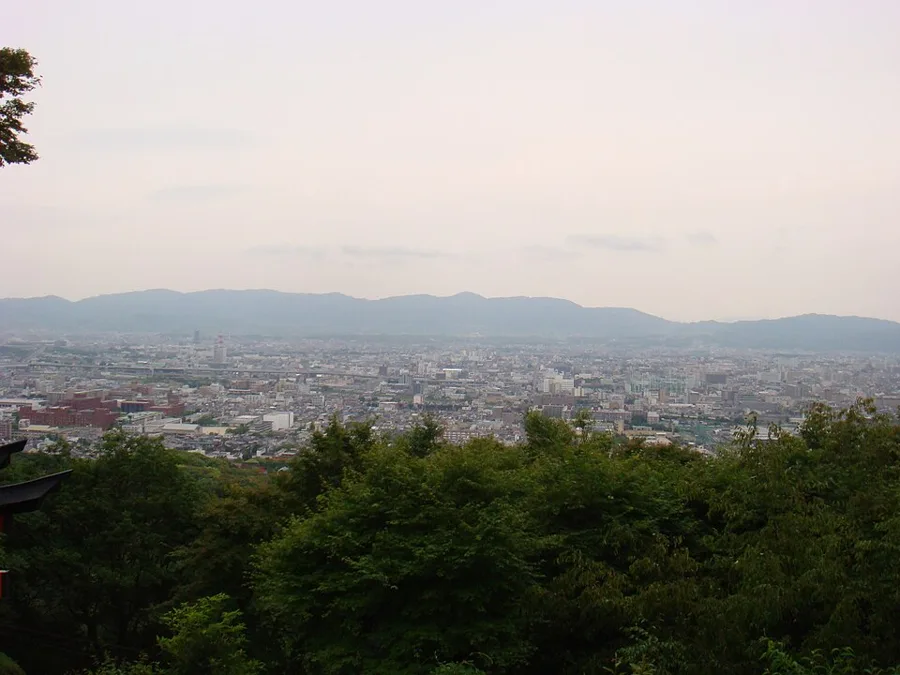 四ツ辻からの絶景（伏見稲荷の着物映えフォトスポット）