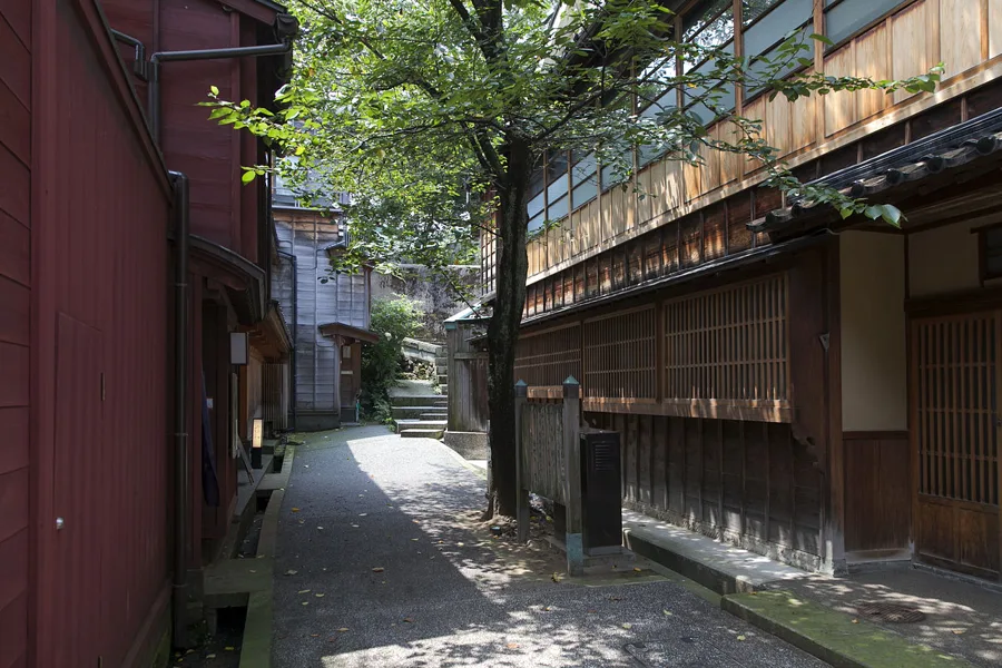 主計町茶屋街（近江町市場周辺の着物映えフォトスポット）